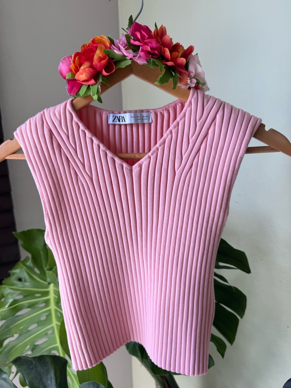 🌸Zara Ribbed Pink V-Neck Sleeveless Knit Top-Large
